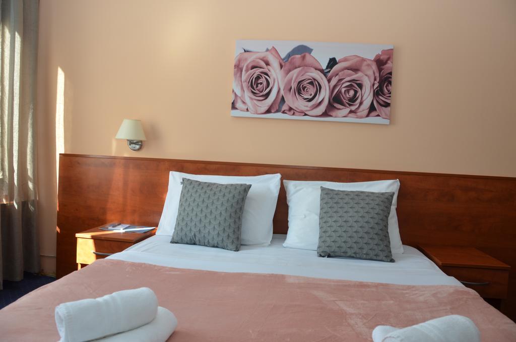 Liberty Hotel Novalja Luaran gambar