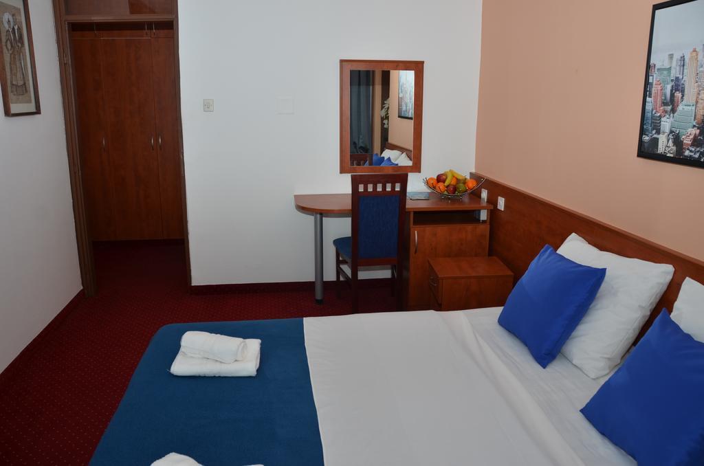 Liberty Hotel Novalja Luaran gambar